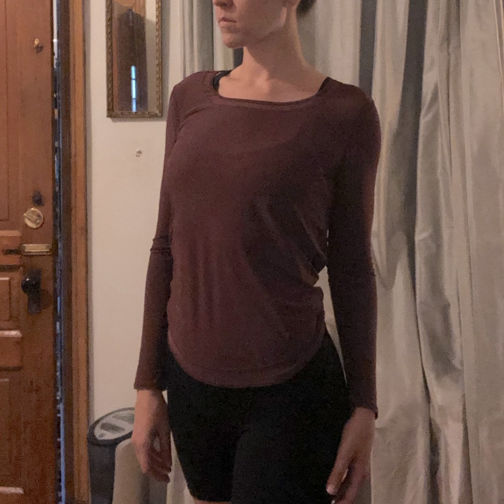 Lululemon athleisure wear or athletic wear open back top size 6. EUC